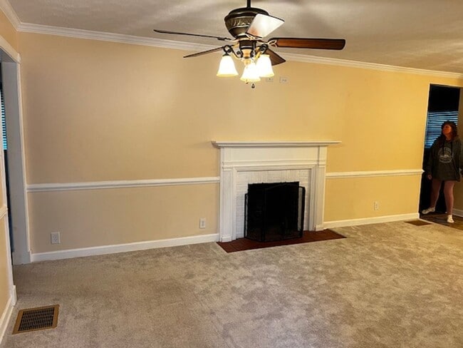 Photo - Maryville 37803 - Upstairs only - 4 & 1.5...