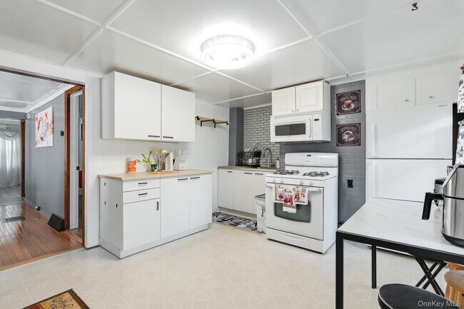 Photo - 49 Delafield St Unit 1