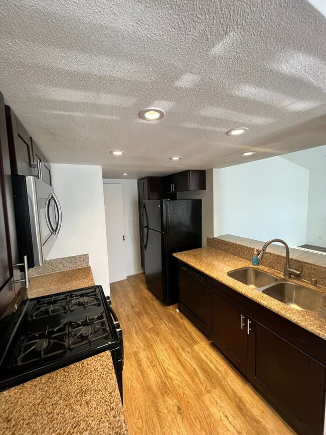 Photo - Beautifully Remodeled 2-Bed Condo with Private Patio in Casablanca