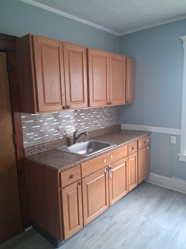 Building Photo - 116 Arnold St Unit 2
