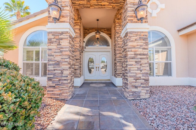 Photo - 2066 Paseo Del Prado Dr