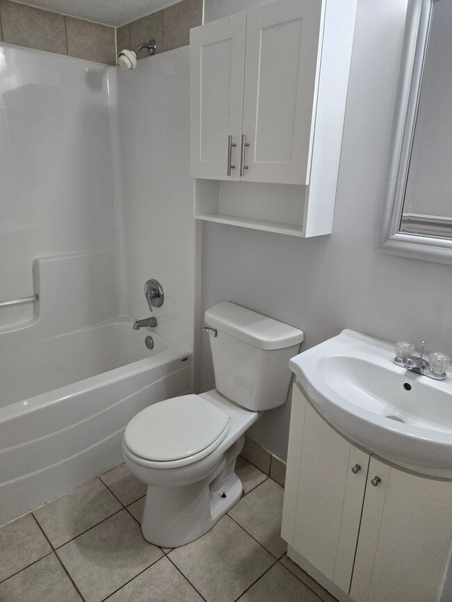 Photo - 4175 Webster Ave Unidad 4175 Webster Apt 1