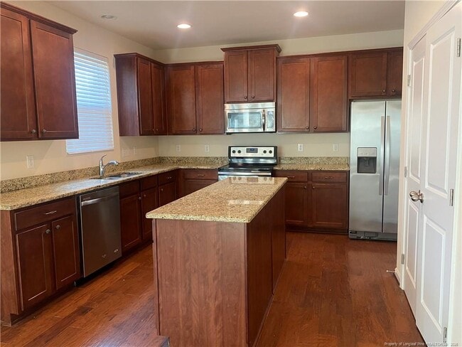 Photo - 919 Merchants Ct