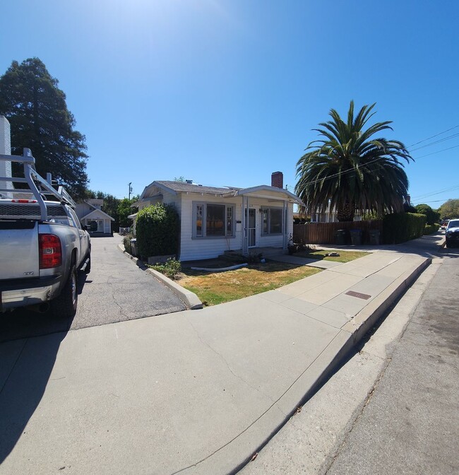 Cute standalone Bungalow in SLO! - Cute standalone Bungalow in SLO! House