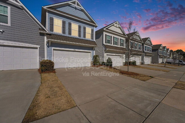 Photo - 5984 River Mdw Ct