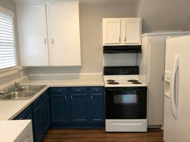 Photo - 2 N Carlen St