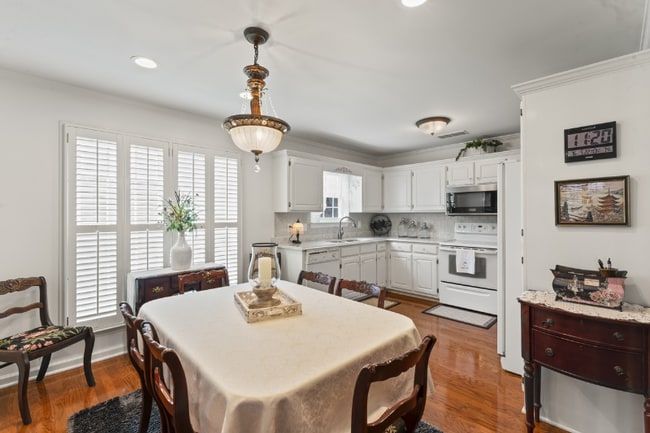 Photo - 2808 Stonehedge Dr