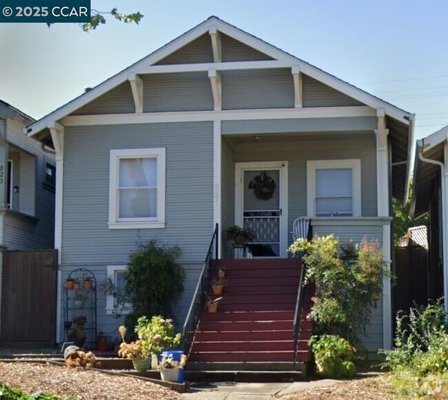 Building Photo - 821 Virginia St Rental