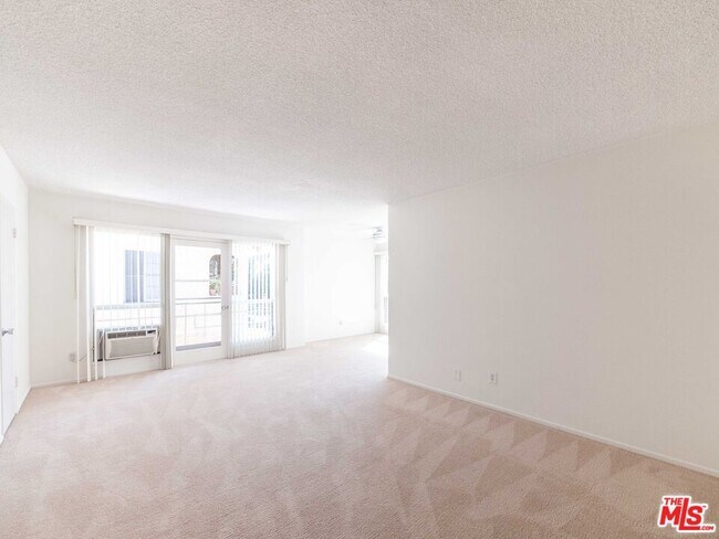 Photo - 122 Croft Ave Unit 5