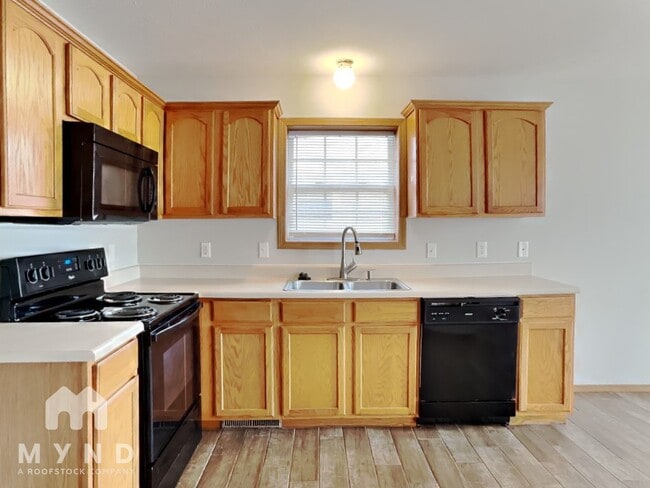 Photo - 1000 W Snider St