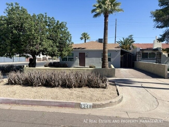 Photo - 1348 W Lynwood St