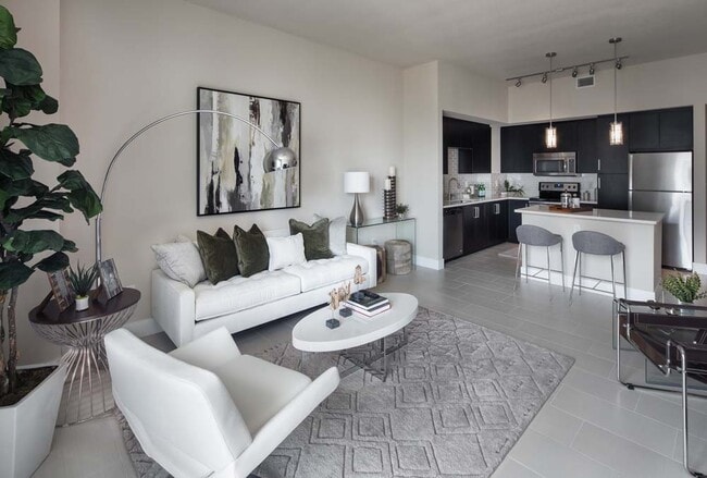 Photo - Miro Brickell