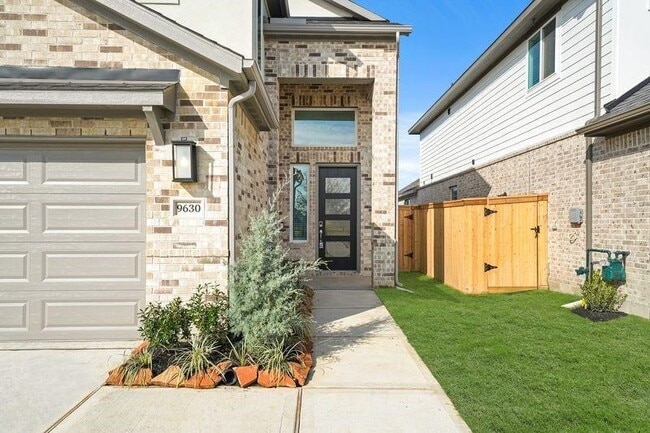 Photo - 9630 Haven Bend Ln