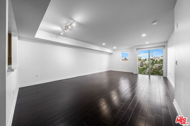 Photo - 436 S Virgil Ave Unidad 407