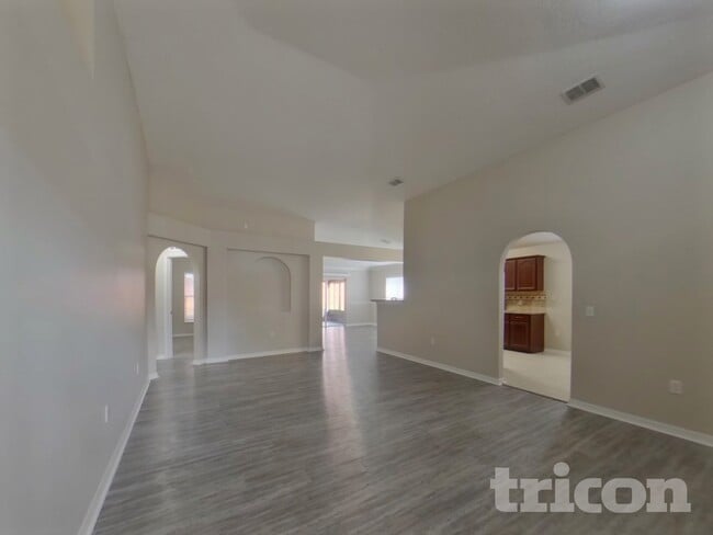 Photo - 1120 Imperial Eagle St