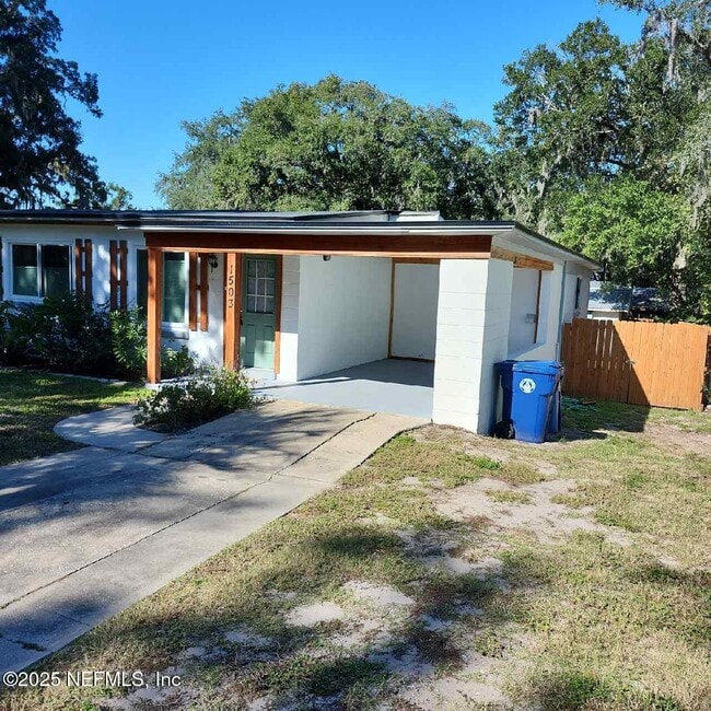 Photo - 1503 Broome St