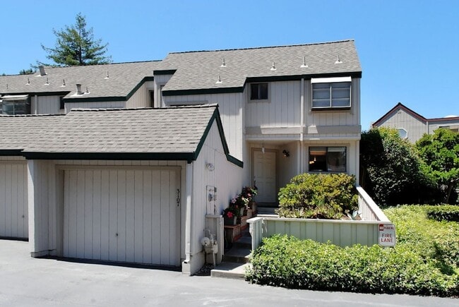 Building Photo - Charming End-Unit Townhome for Rent in Santa Cruz – 2 Bedroom/2.5 Bath