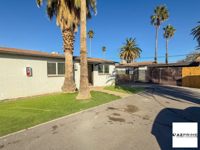 Photo - Discover the charm of Tucson Living in this Unique 1/1 Casita!