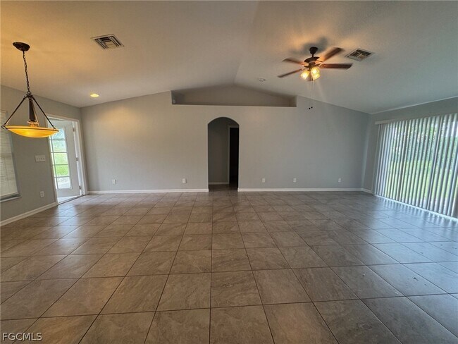 Photo - 1063 Peach St