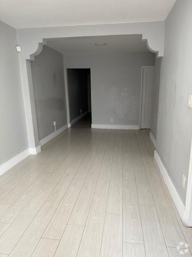 Building Photo - 1736 SW 21st St Rental