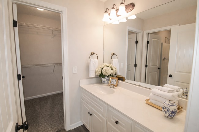 Photo - 417 Andover Dr