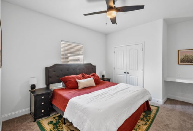 Photo - 5840 Itasca St