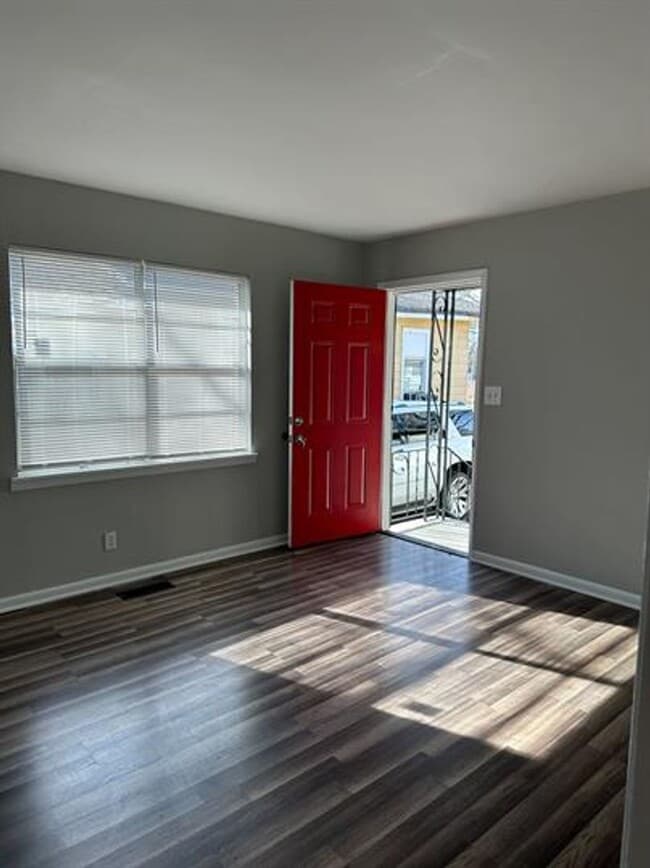 Photo - 737 47th St N Unit Apt B