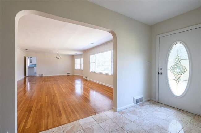 Photo - 1205 Spring Valley Ln NE