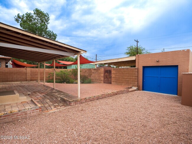 Photo - 1404 E Silver St