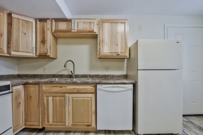 Photo - 724 Laramie St