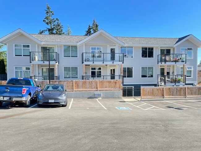 Photo - 210 First Ave W