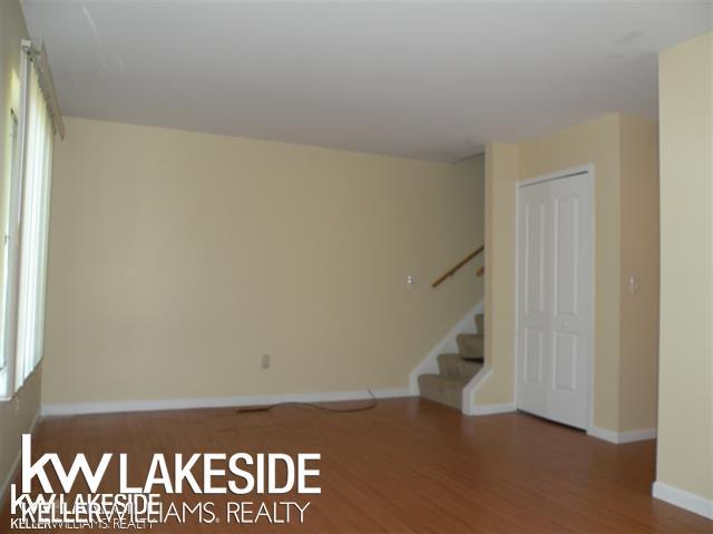 Photo - 2012 Orchard Crest St