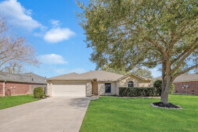 Building Photo - 6210 Fawnlake Dr