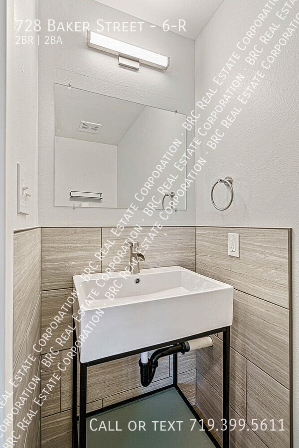 Photo - 728 Baker St Unidad 6-R