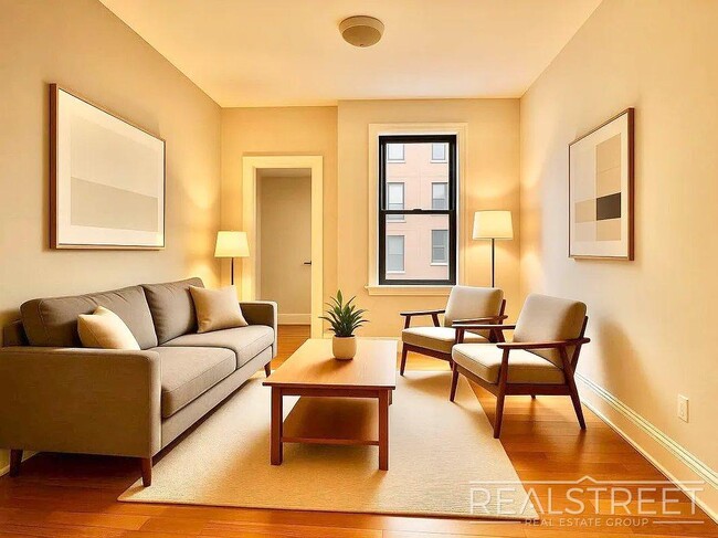 Building Photo - Rare Deal for a Spacious 2-Bedroom in Prime Bushwick with Gorgeous Views Overlooking Maria Hernandez