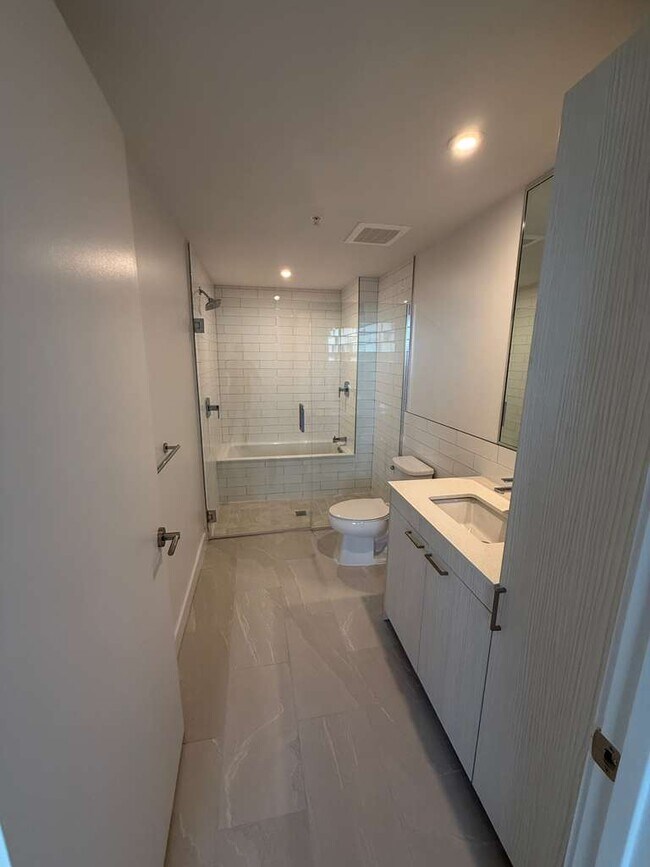 Photo - 79 NW 31st St Unit B21