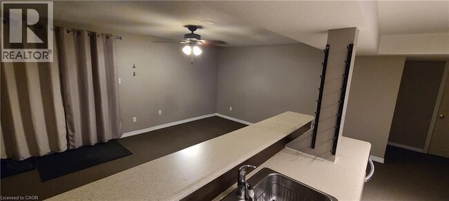 Photo - 77 Thames Wy