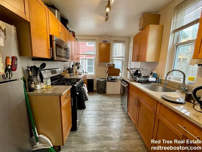 Photo - 5 Murdock Ter