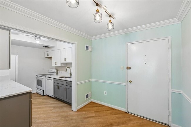 Photo - Bright & Stylish 2BR/1BA Condo in Sought-After Sumner Court in Bethesda