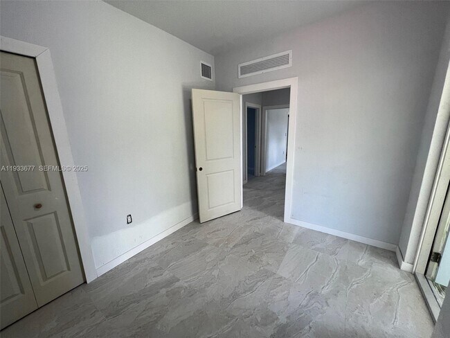 Photo - 2169 NW Flagler Terrace