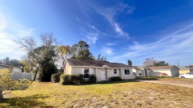 Photo - Charming 2 Bedroom, 1 Bathroom Home in Deltona!!