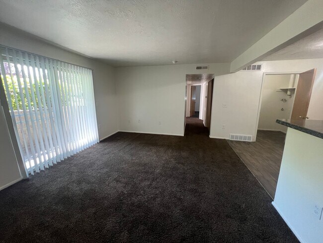 Photo - 857 Meadow Pine Ct