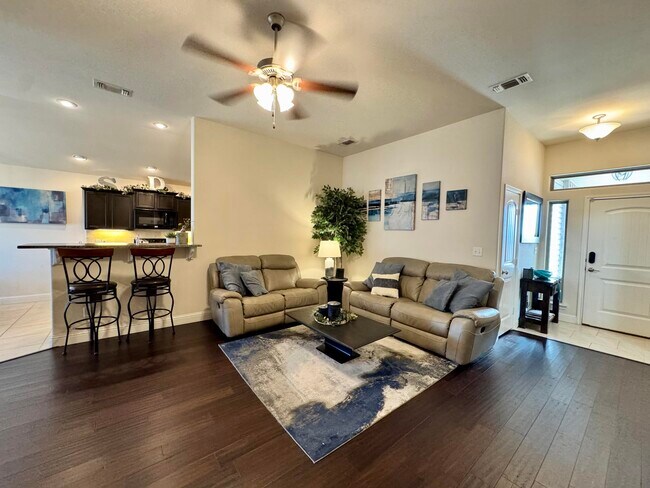 Photo - 5718 111th St