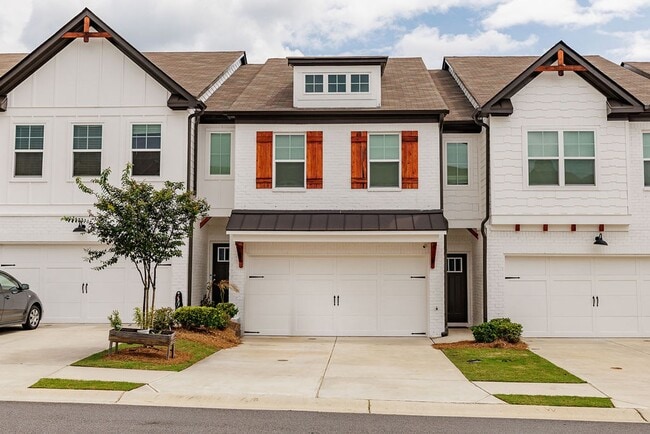 Building Photo - Townhome Available Now in the Towns of Aub...