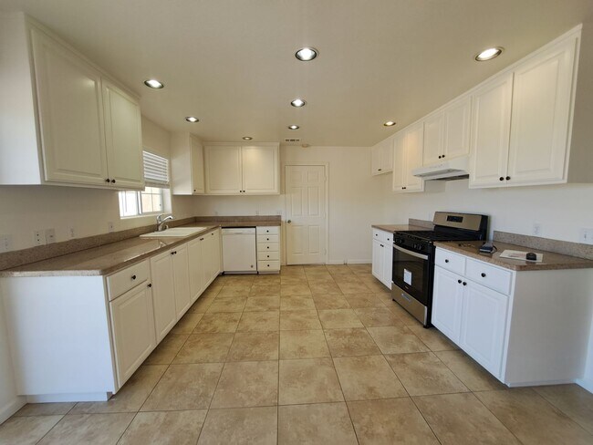 Photo - Huge Yard & HVAC!