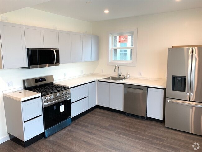 Building Photo - 80 Adams St Unit 3 Rental