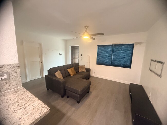 Photo - 241 NW 34th Terrace Unidad 1