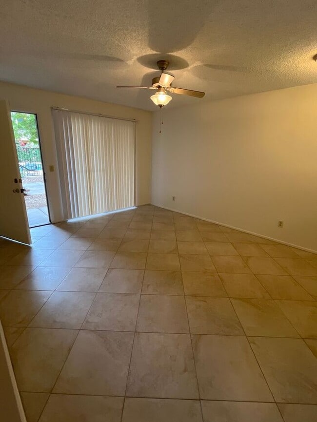 Photo - 1201 S McClintock Dr