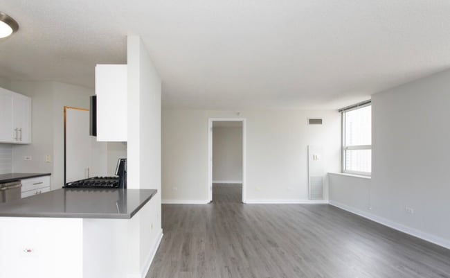 Photo - 550 N State St Unit 0017