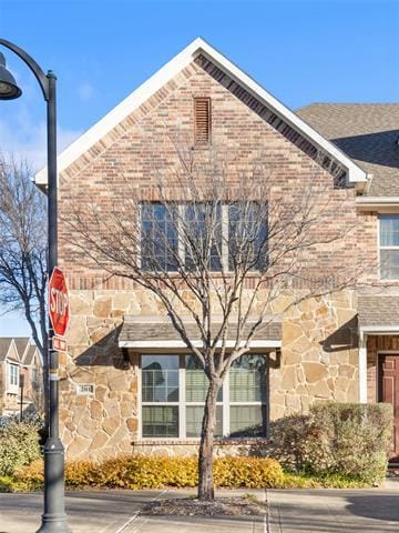 Photo - 201 Brick Row